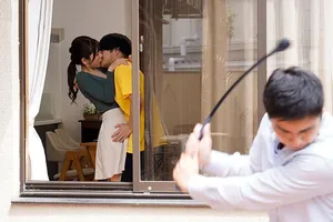 Làm liều với nữ sếp đội bóng trong phòng thay đồ và cái kết