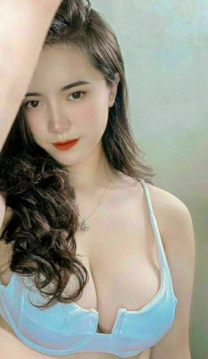 Chị kế dâm đãng và cậu em trai số hưởng